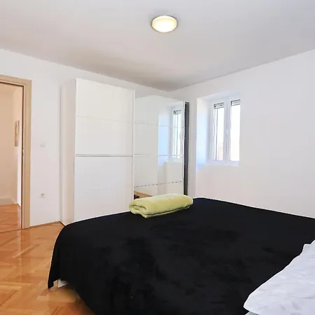 Semesterbostad Senta *