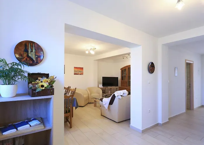 Senta Semesterbostad Ljubač