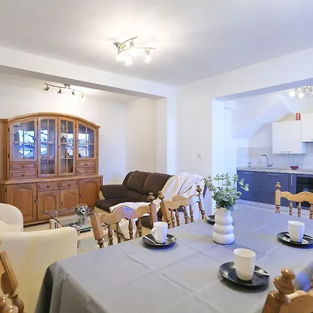 Nyaraló Senta *